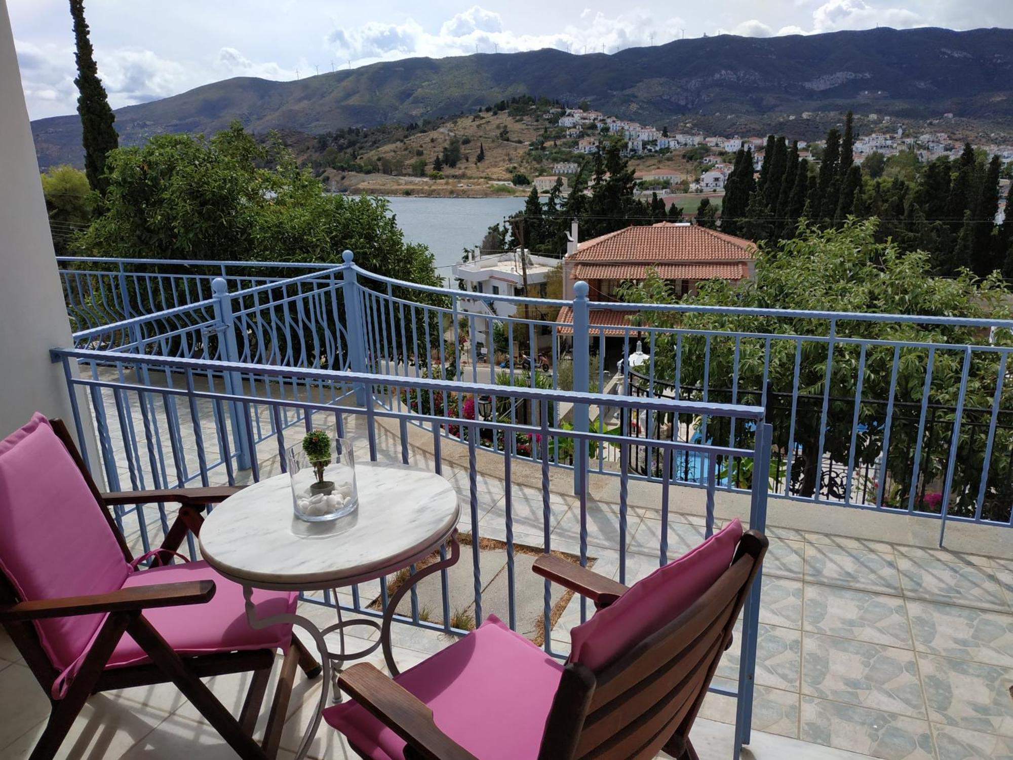 Ktm Sunny Villas Poros Town Room photo