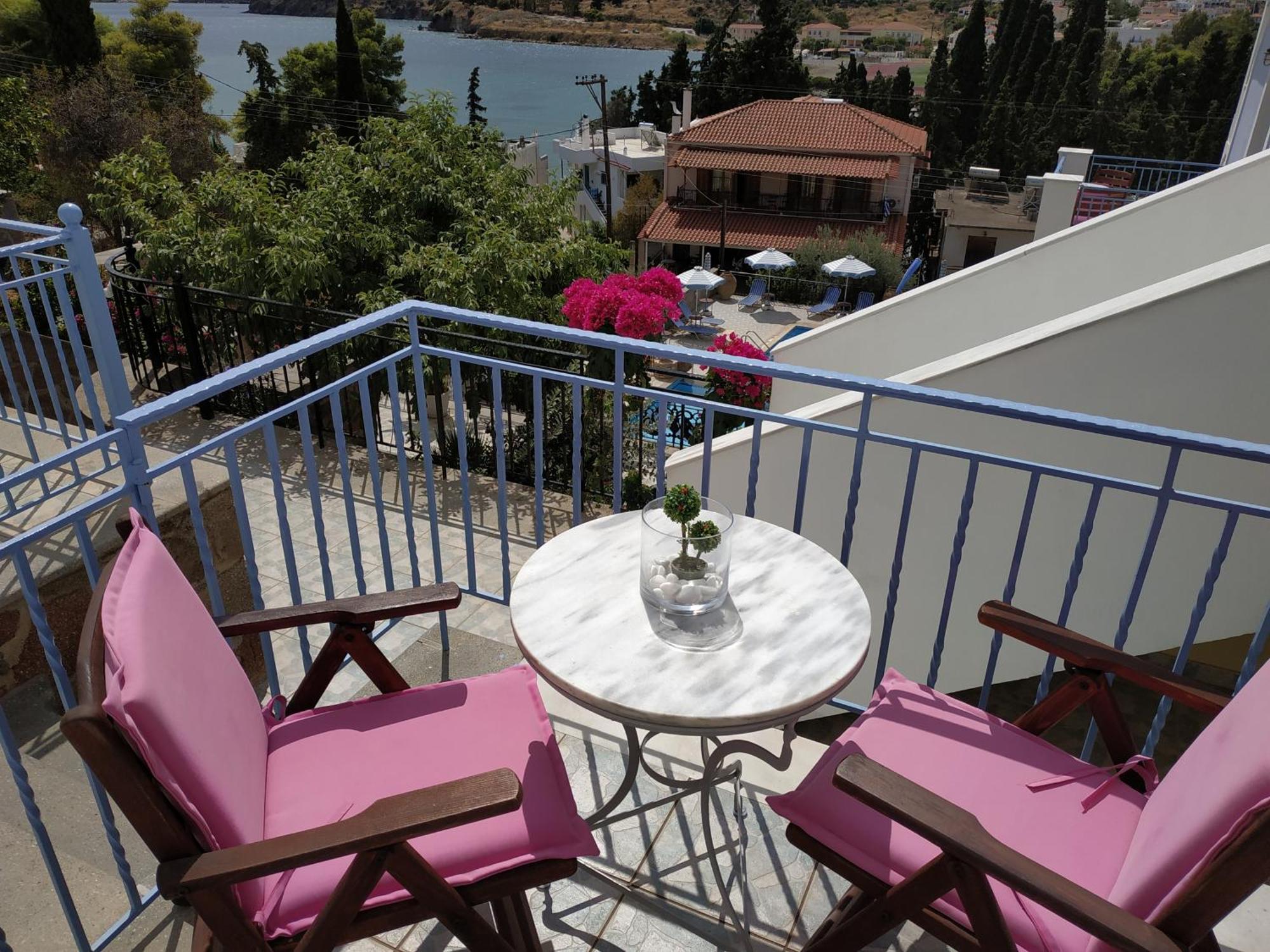 Ktm Sunny Villas Poros Town Room photo