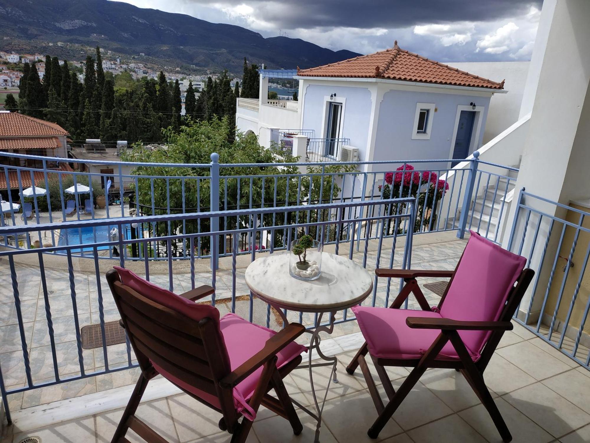 Ktm Sunny Villas Poros Town Room photo