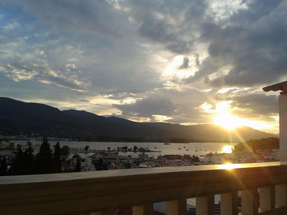 Ktm Sunny Villas Poros Town Room photo