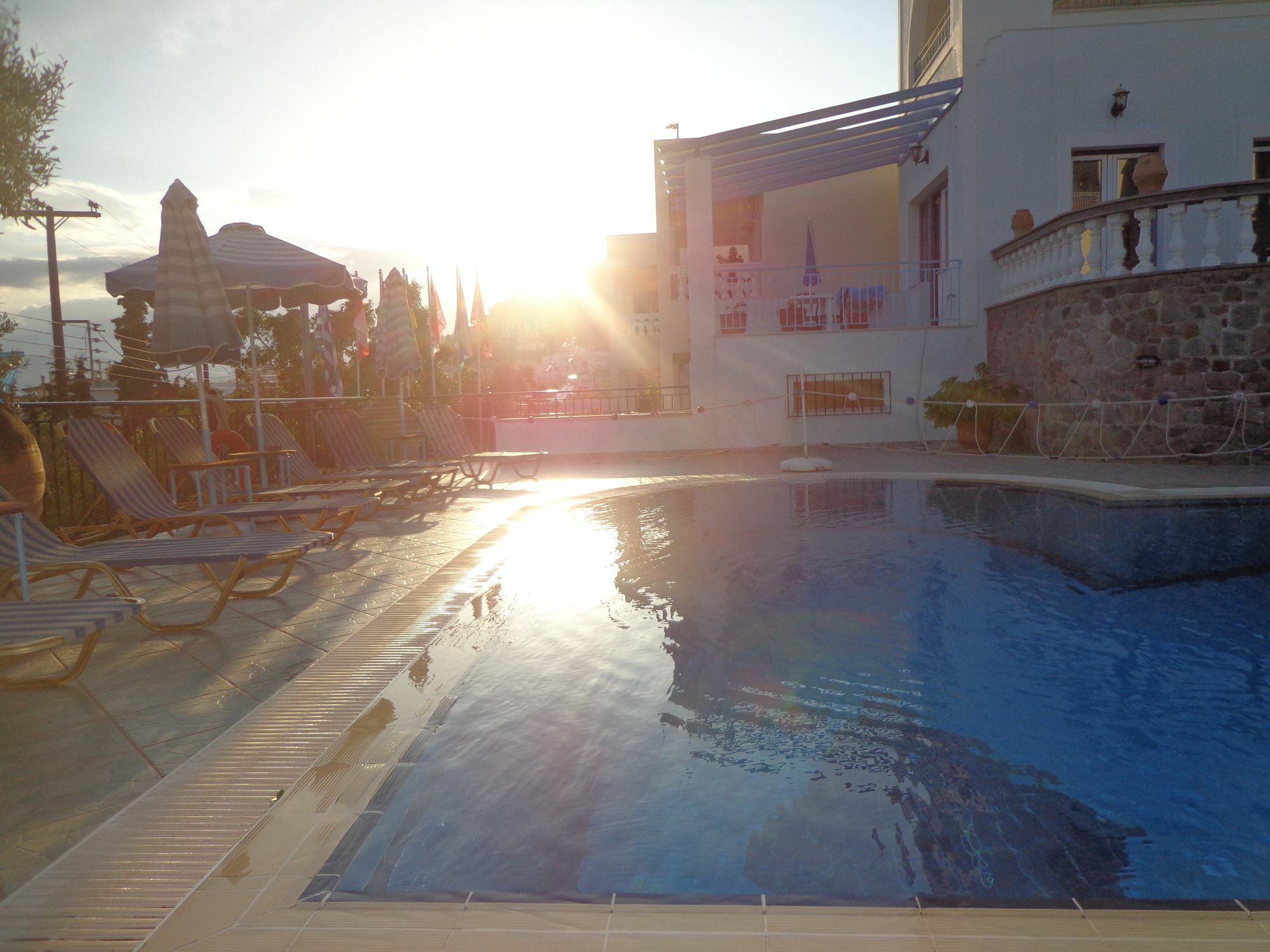 Ktm Sunny Villas Poros Town Exterior photo